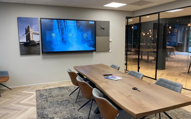 Monitor clevertouch, visual solutions