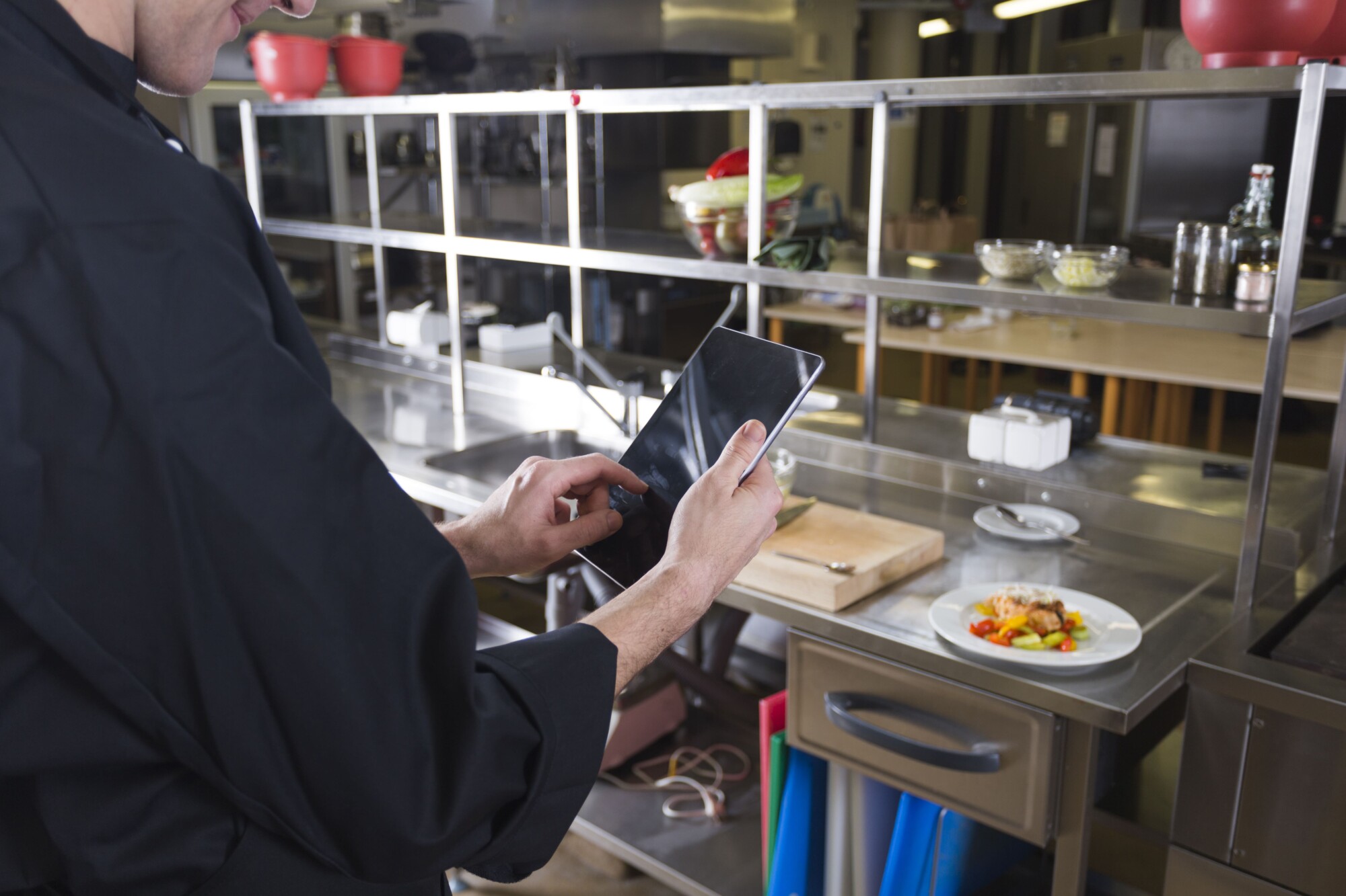 chef-with-tablet (1)